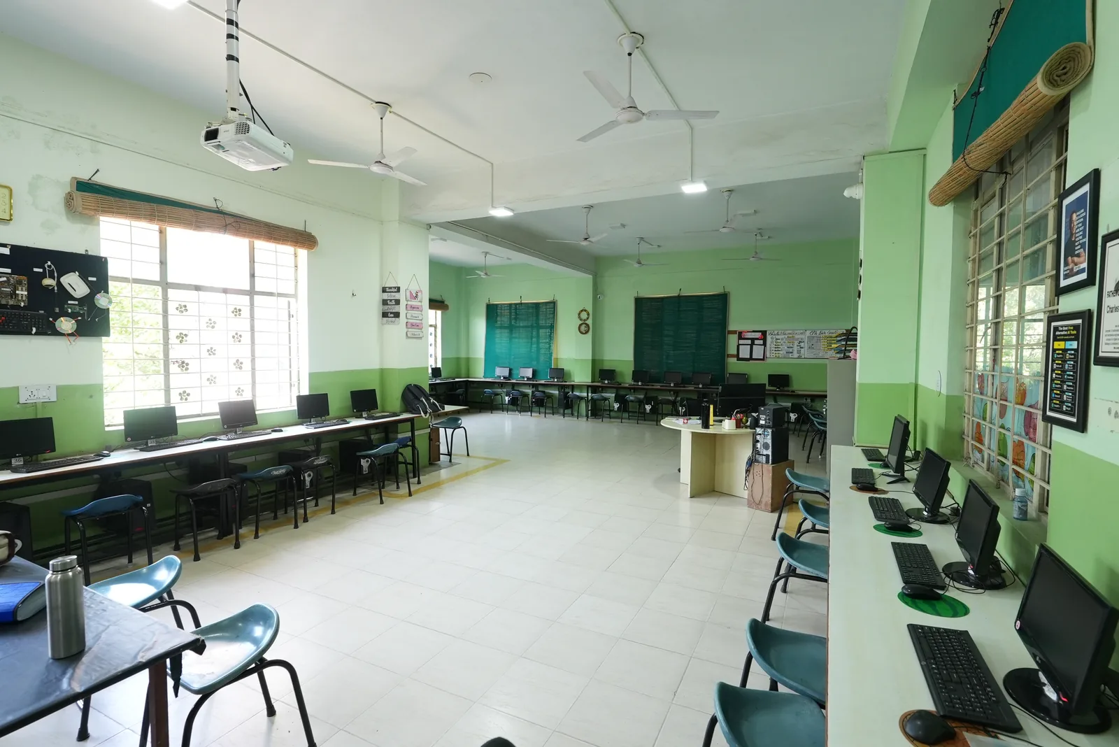 Computer lab with projector