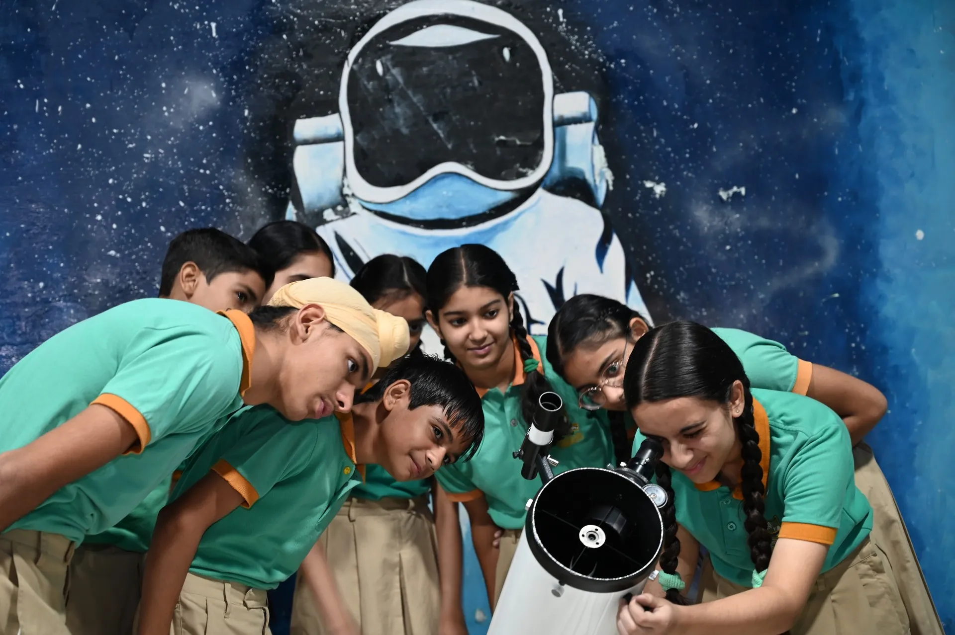 Astronomy Lab — photo 02