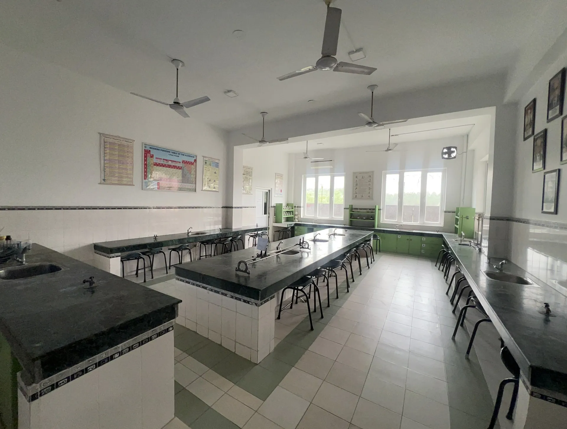 Computer Lab, Science Lab — photo 18